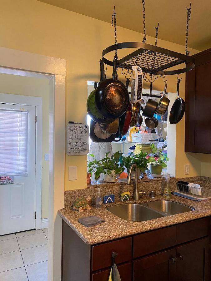 Accommodatie bij particulieren Private Angeles - Free Wifi, Ac, Tv, Private Fridge, Kitchen, Near Usc - Exposition Park - Usc Memorial Coliseum - Banc Of California Bmo Stadium - Downtown Angeles Dtla - Of Southern California Usc!!
